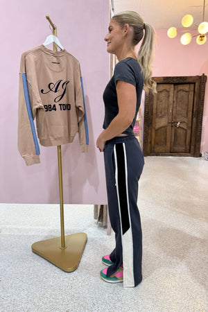 The Laundry Room Baby Essentials Tee | Black Snow