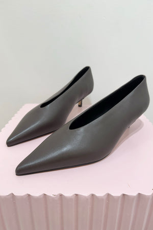 Siren Flynn Point Toe Pumps | Chocolate Brown Leather