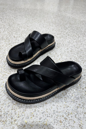 Billini Armas Platform Slide | Black