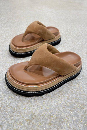Alias Mae Vedi Platform Thong Slide | Camel Suede