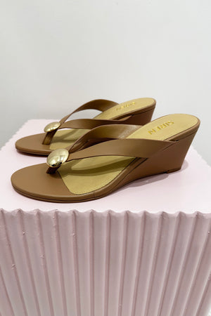 Siren Chloe Thong Wedges | Almond Tan Leather