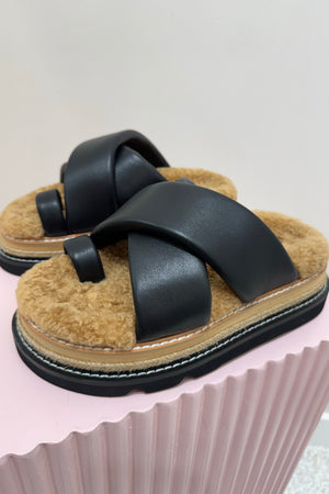 Alias Mae Venga Platform Slide | Black Leather/Shearling