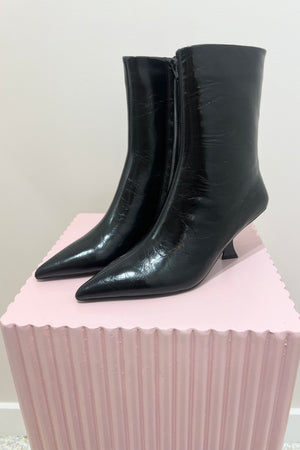 Alias Mae Freddie Boot | Black