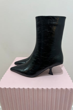 Alias Mae Freddie Boot | Black