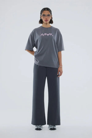 Ena Pelly Spray Heart Tee | Washed Grey
