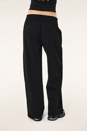 P.E Nation Swerve Trackpant | Black
