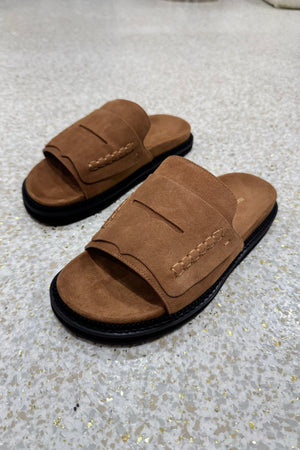 Alias Mae Pari Slide | Mocka Suede