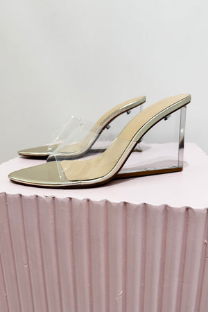 Lana Wilkinson Suzy Wedge | Gold