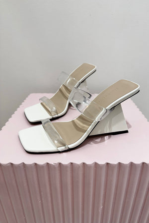 Lana Wilkinson Brooke Pyramid Wedge Sandal | Ivory