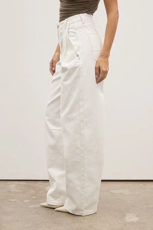 Bayse Brand Aston Jean | Geisha White