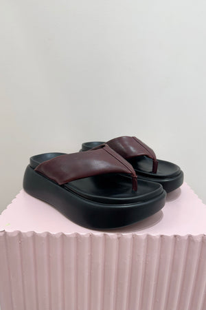 Alias Mae Cullen Platform Thong Slide | Burgandy
