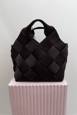 Sol And Selene Resilience Woven Neoprene Bag | Chocolate