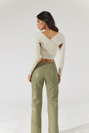 SOVERE Emote Crop Almond