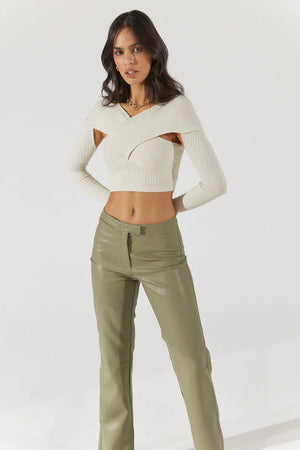 SOVERE Emote Crop Almond