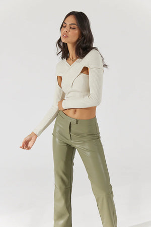 SOVERE Emote Crop Almond