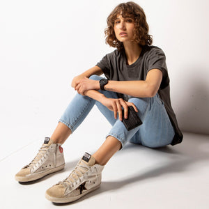 status-anxiety-wallet-together-for-now-back-bubble-studio-lifestyle-img