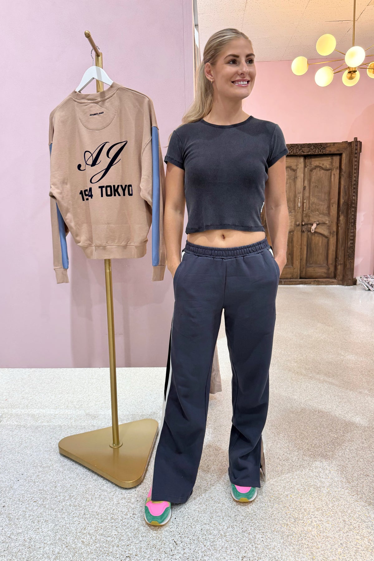 The Laundry Room Baby Essentials Tee | Black Snow