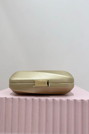 Olga Berg Caroline Wavy Clutch | Gold