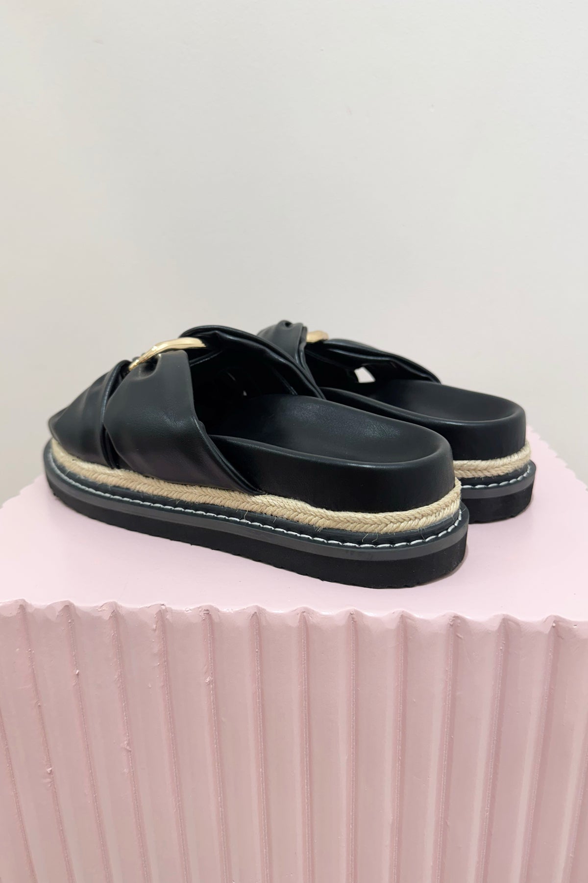 Billini Ambrose Slide | Black