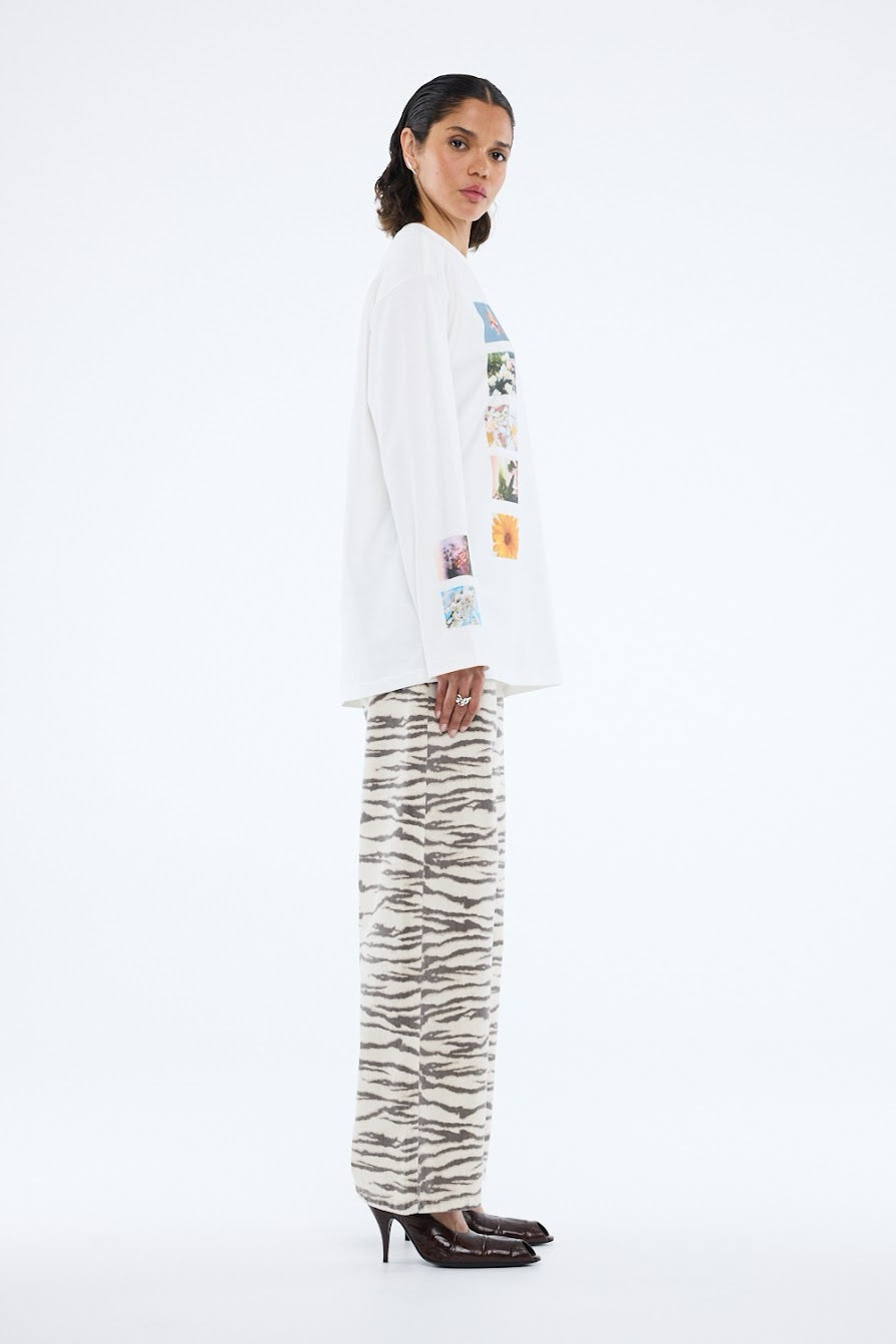 Ena Pelly Tiled Floral Long Sleeve Tee | Vintage White || USE CODE: SAVE50 ( FINAL SALE _ NO RETURNS)