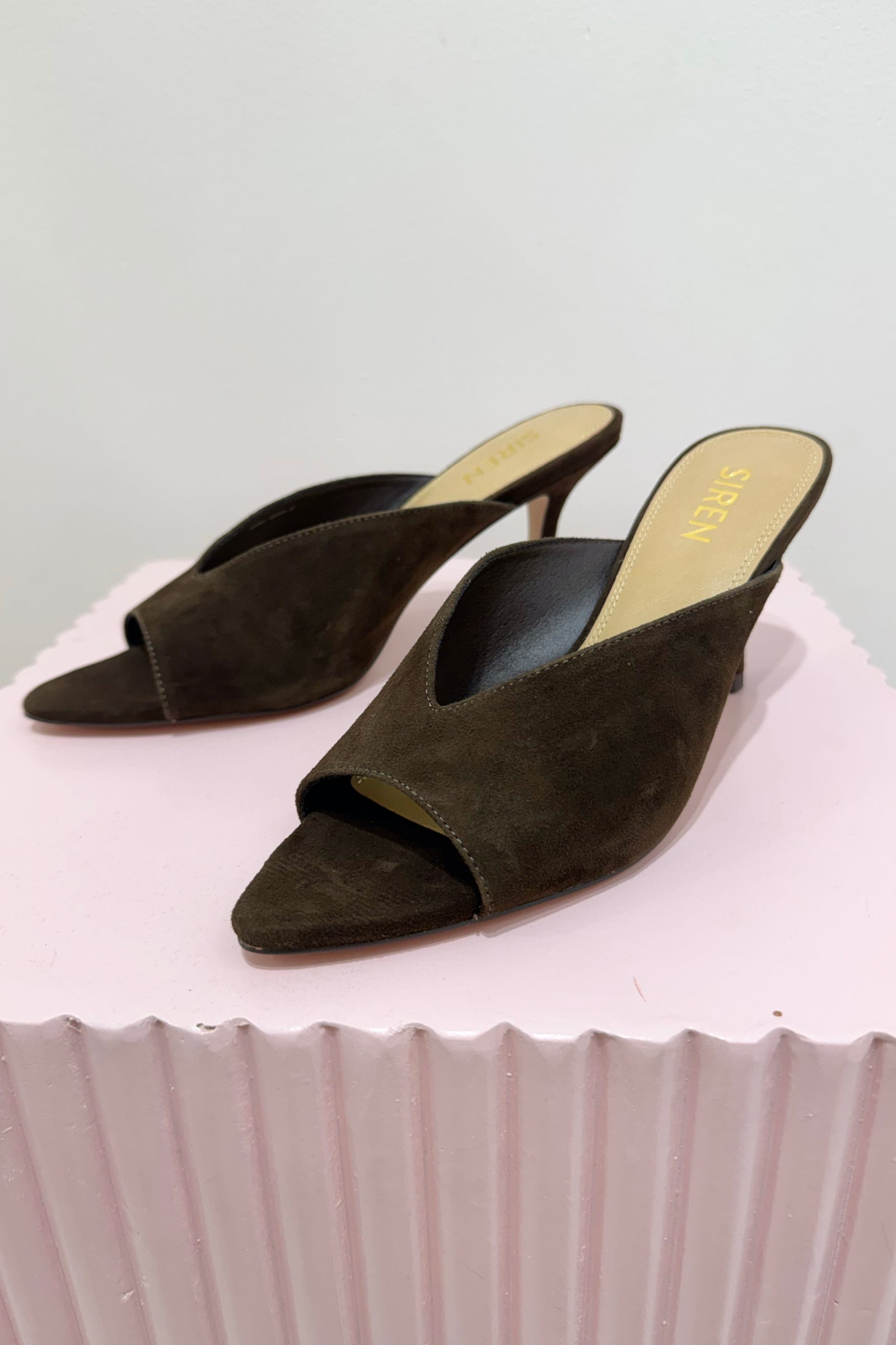 Siren Mabel Point Toe Mule | Brown Suede