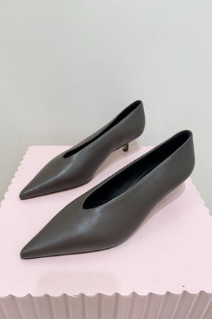 Siren Flynn Point Toe Pumps | Chocolate Brown Leather