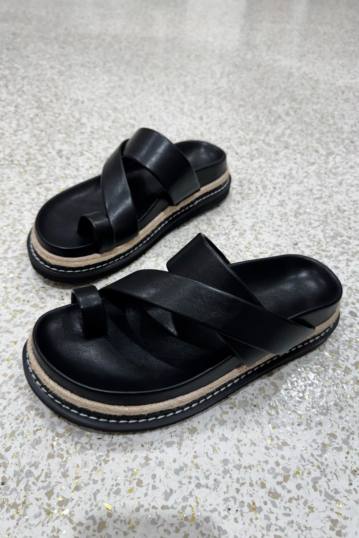 Billini Armas Platform Slide | Black