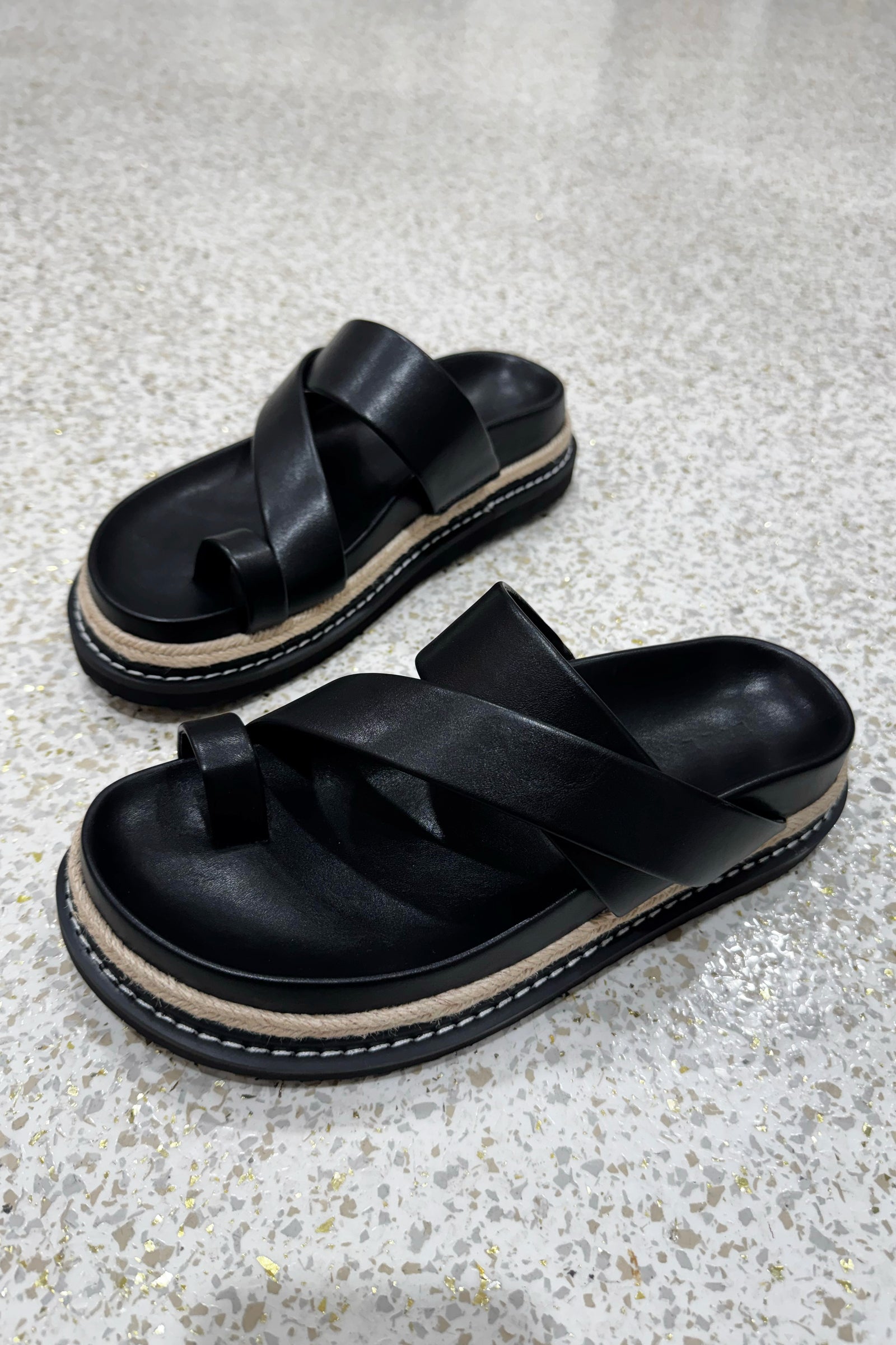 Billini Armas Platform Slide | Black