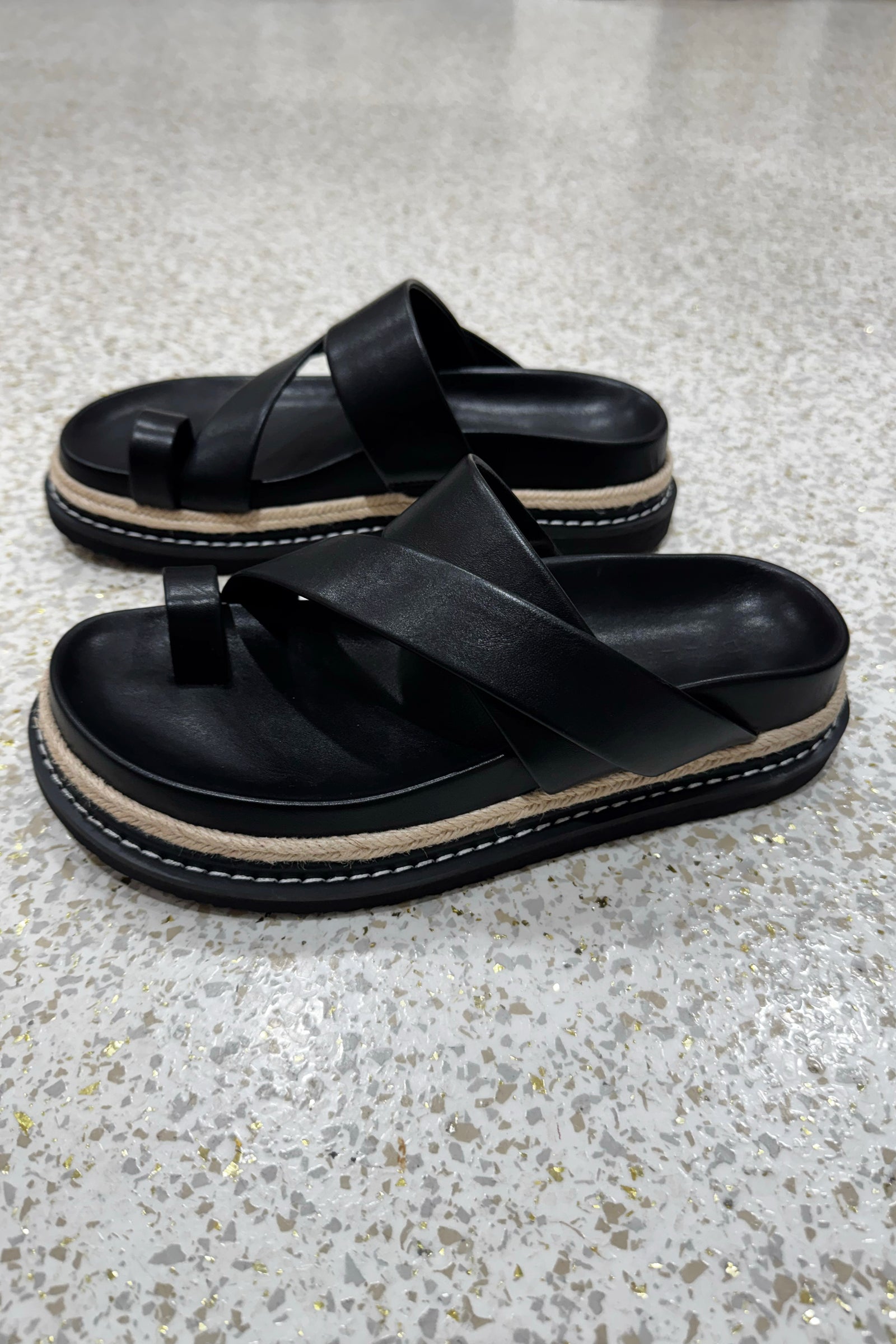 Billini Armas Platform Slide | Black