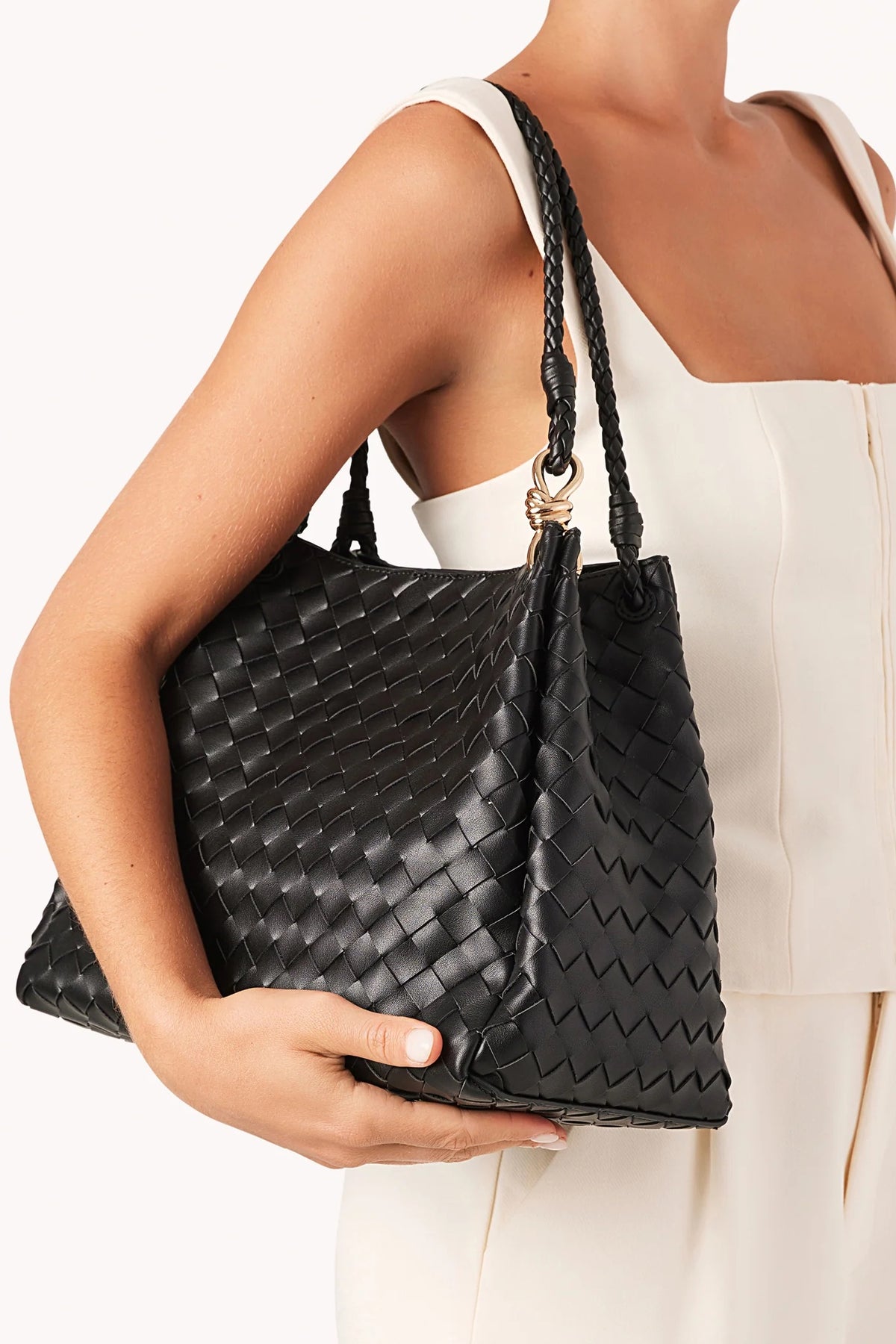Billini Leni Shoulder Bag | Black