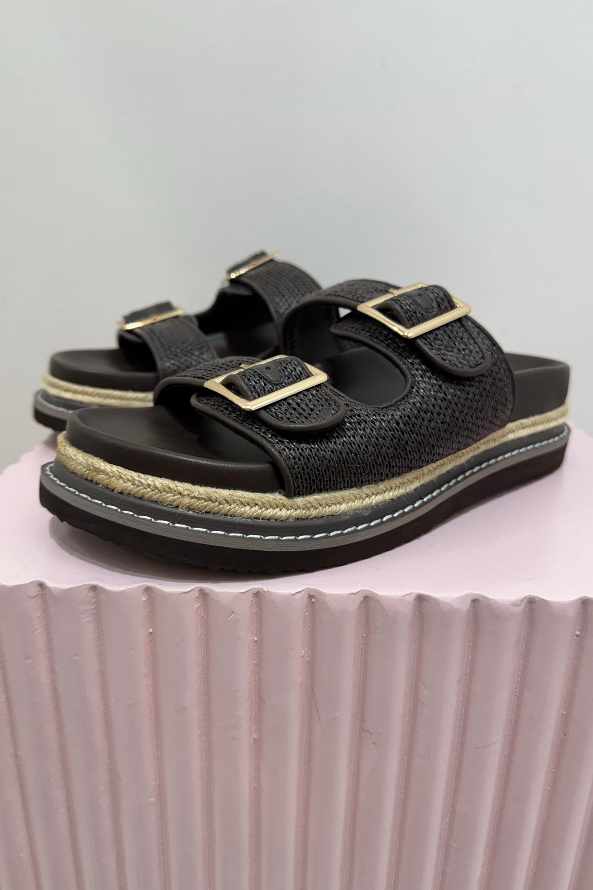 Billini Adonis Platform Slide | Chocolate Raffia