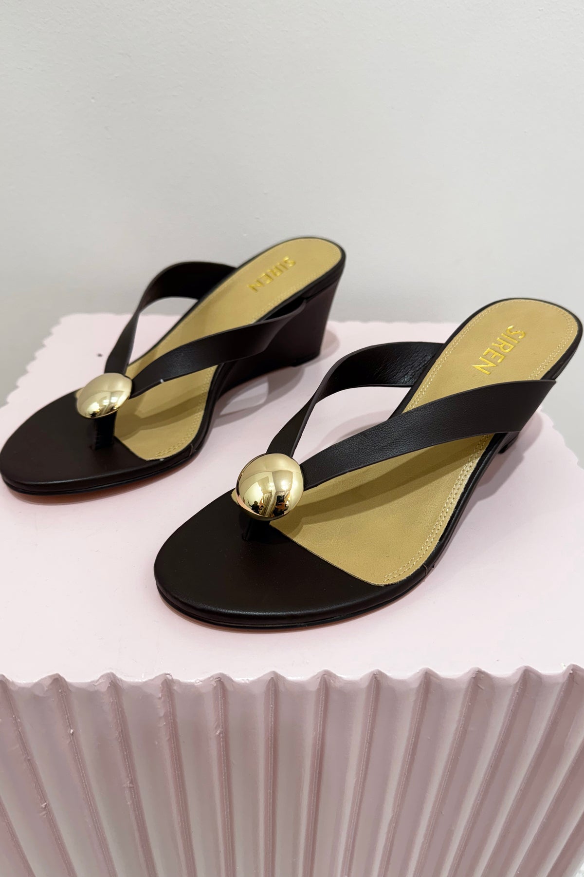 Siren Chloe Thong Wedges | Chocolate Brown Leather