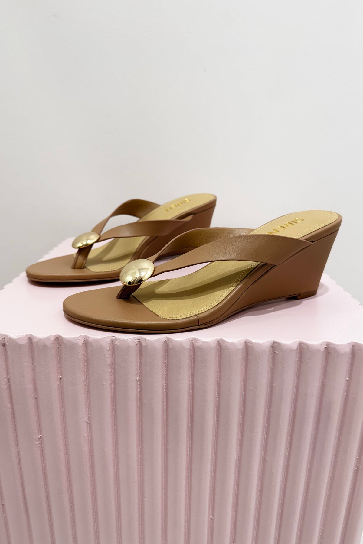 Siren Chloe Thong Wedges | Almond Tan Leather