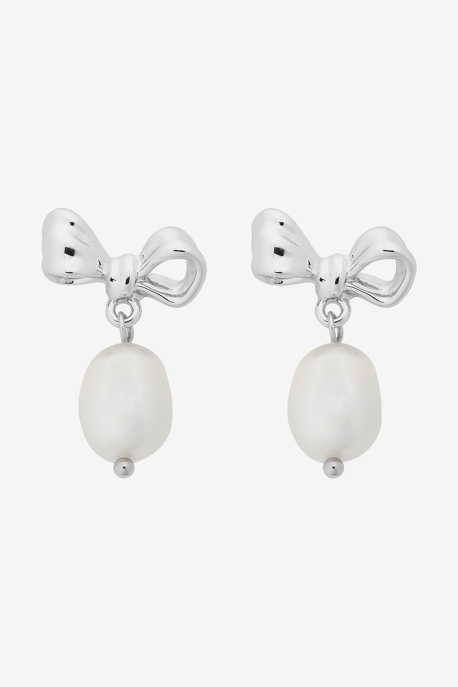 Liberte Alice Bow Pearl Earring | Silver