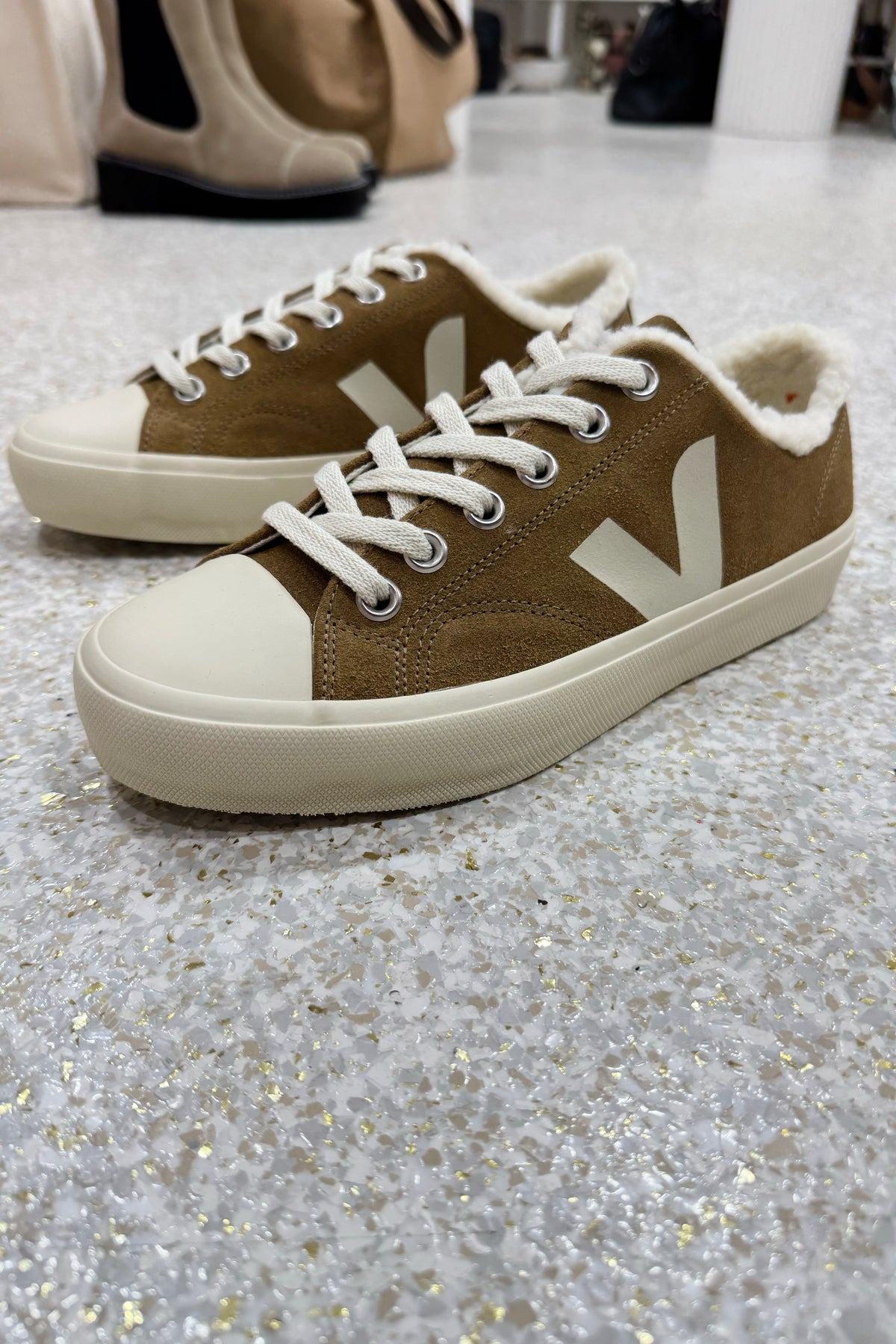 Veja Wata II Low Winter Suede | Tent Pierre