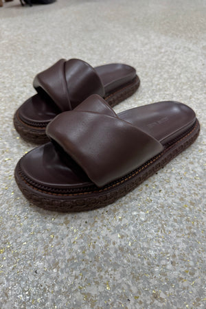 Alias Mae Petra Slide | Chocolate