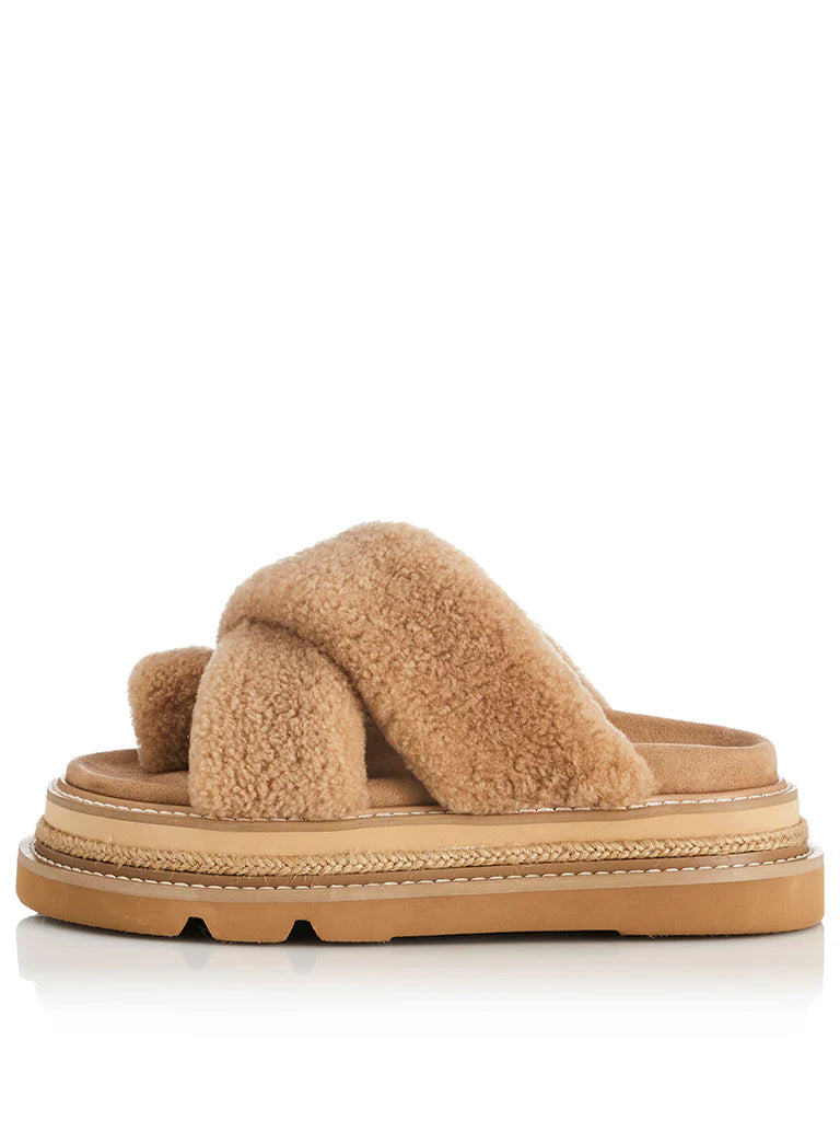 Alias Mae Venga Platform Slide | Fawn Shearling