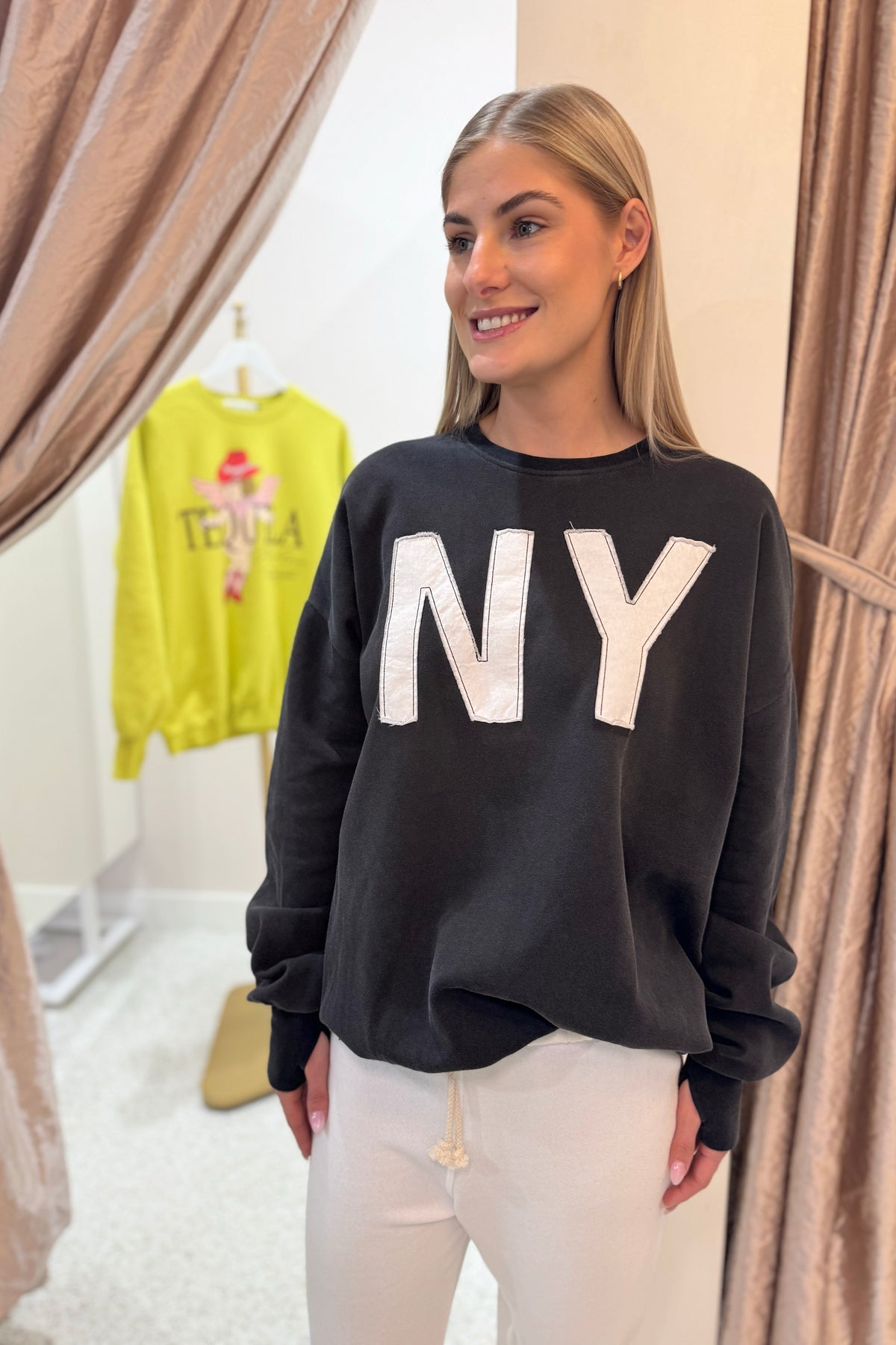 The Laundry Room Big In NY Jumper | Black Snow