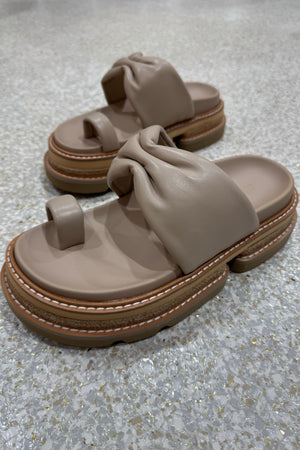 Alias Mae Valerie Platform Slide | Cream