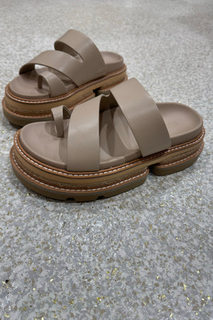 Alias Mae Vanna Platform Slide | Cream