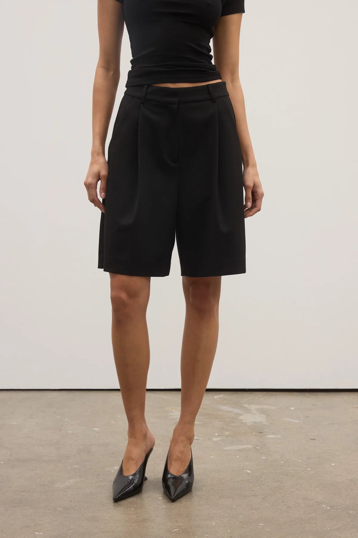 Bayse Brand Mika Short | Black