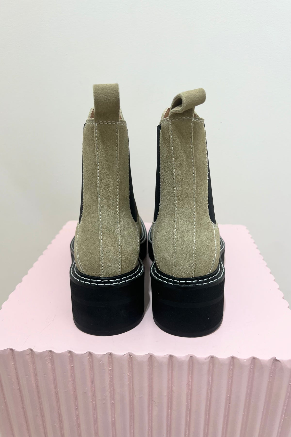 Alias Mae Ebony Boot | Natural Suede