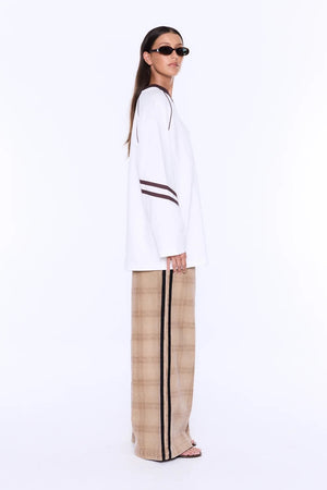 Ena Pelly Marlie V Neck Long Sleeve Top | Vintage White