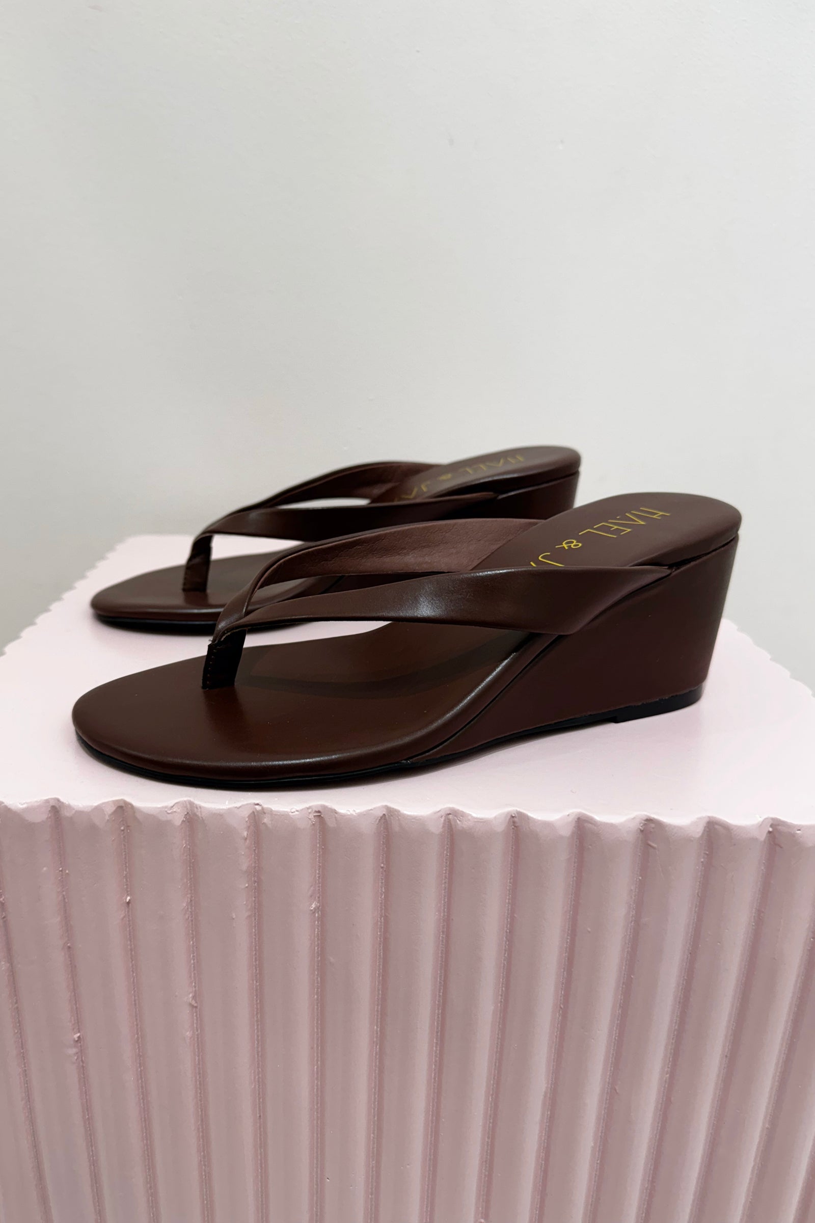 Hael & Jax Refined Wedge | Chocolate