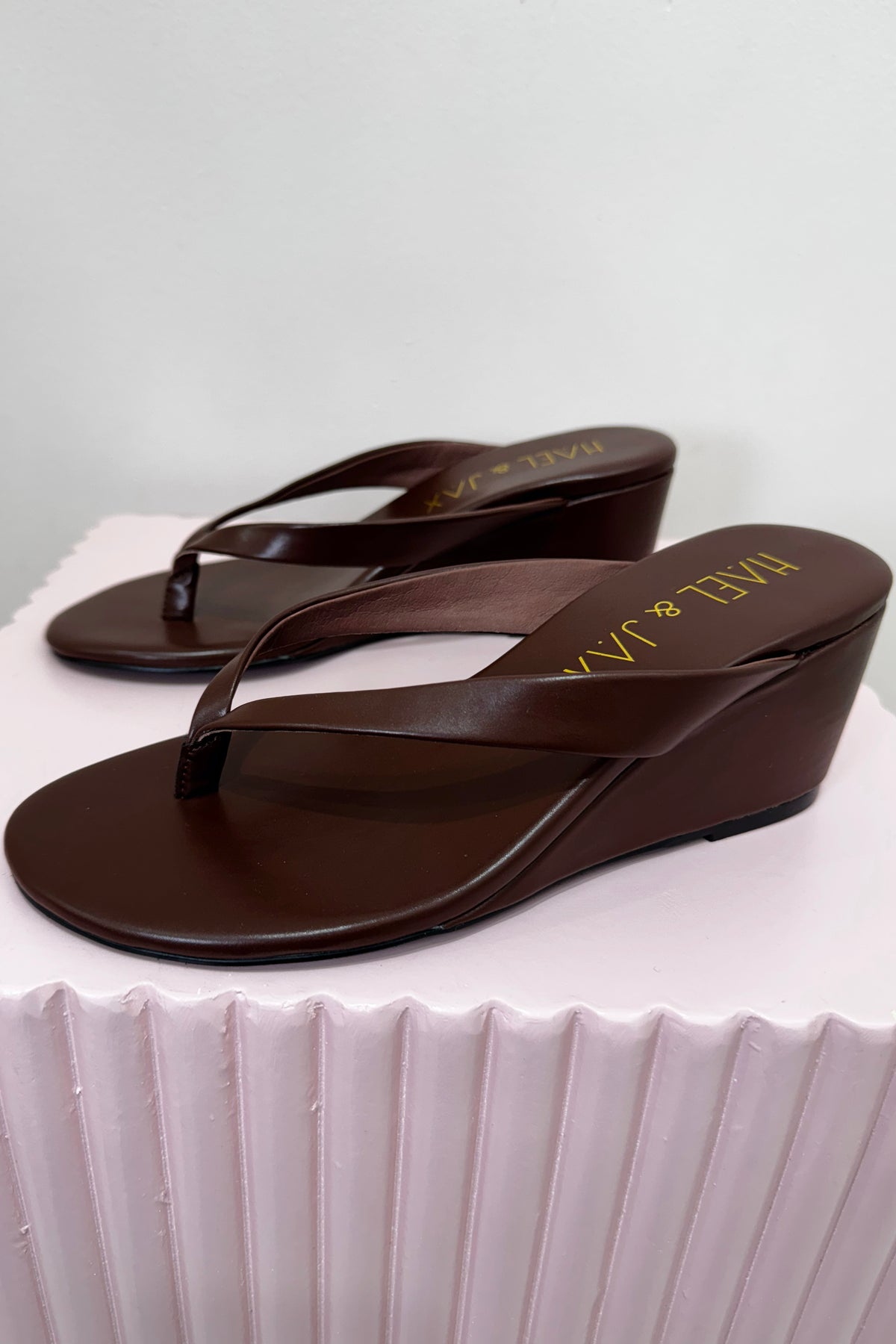 Hael & Jax Refined Wedge | Chocolate