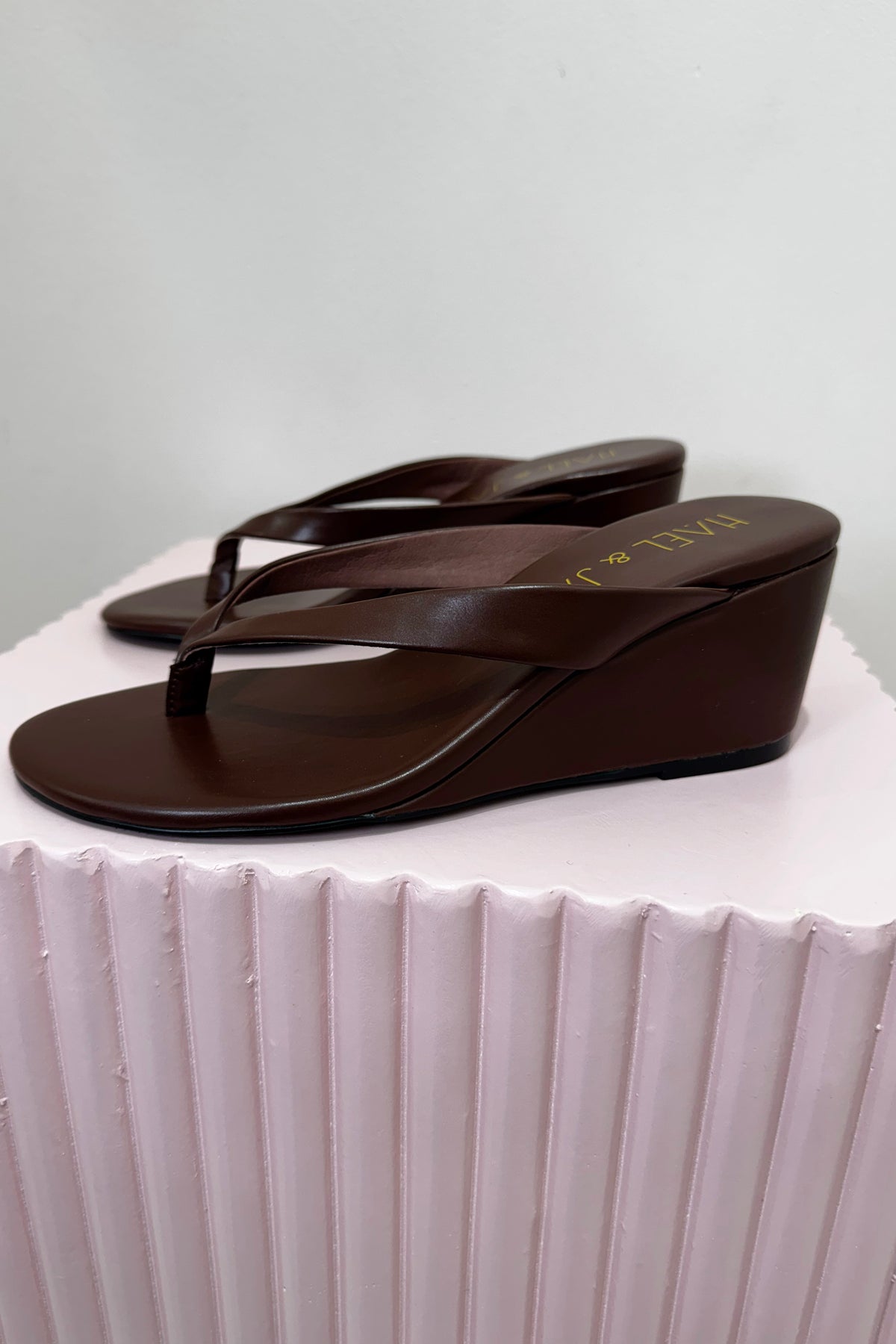 Hael & Jax Refined Wedge | Chocolate