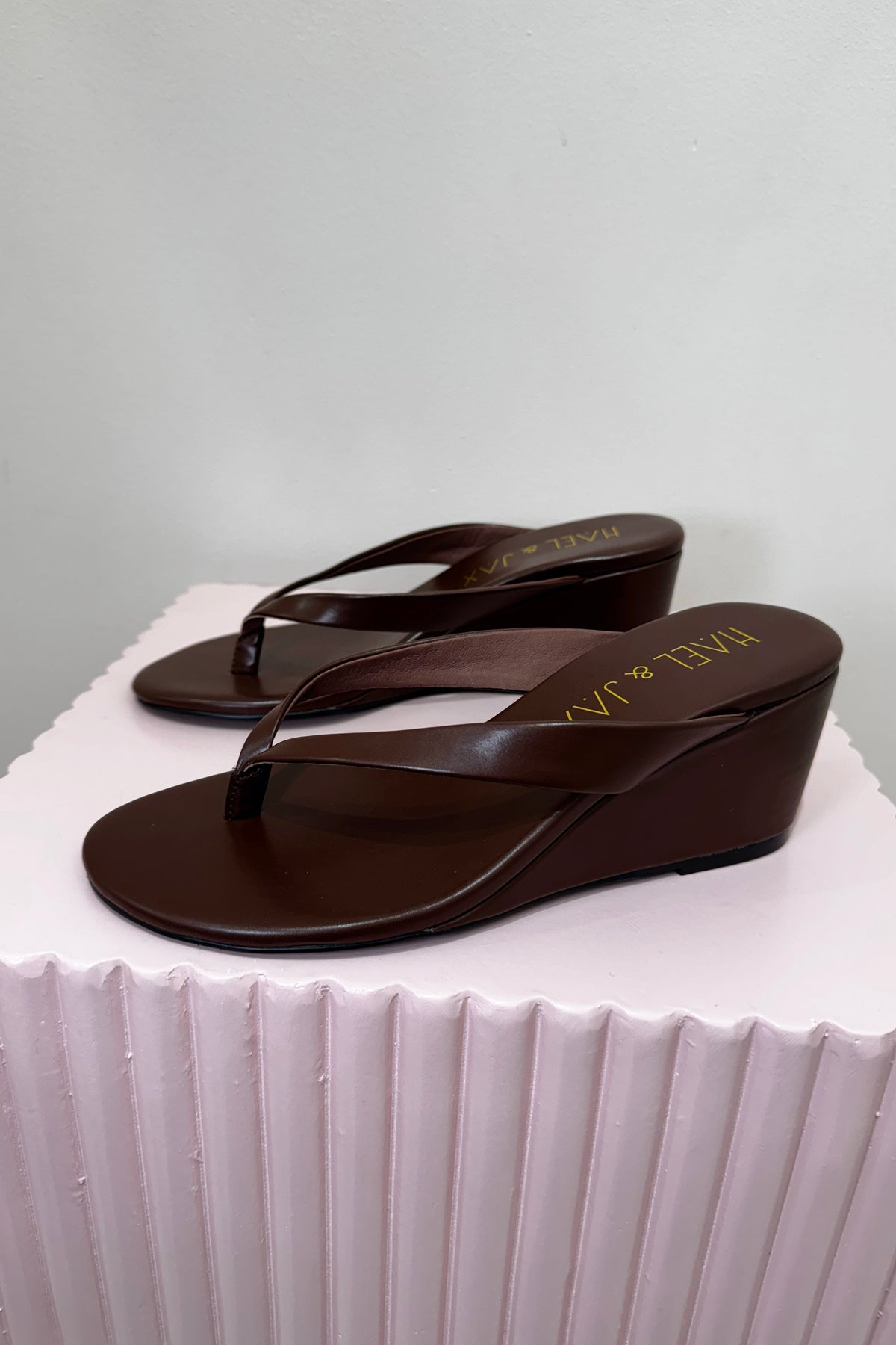 Hael & Jax Refined Wedge | Chocolate