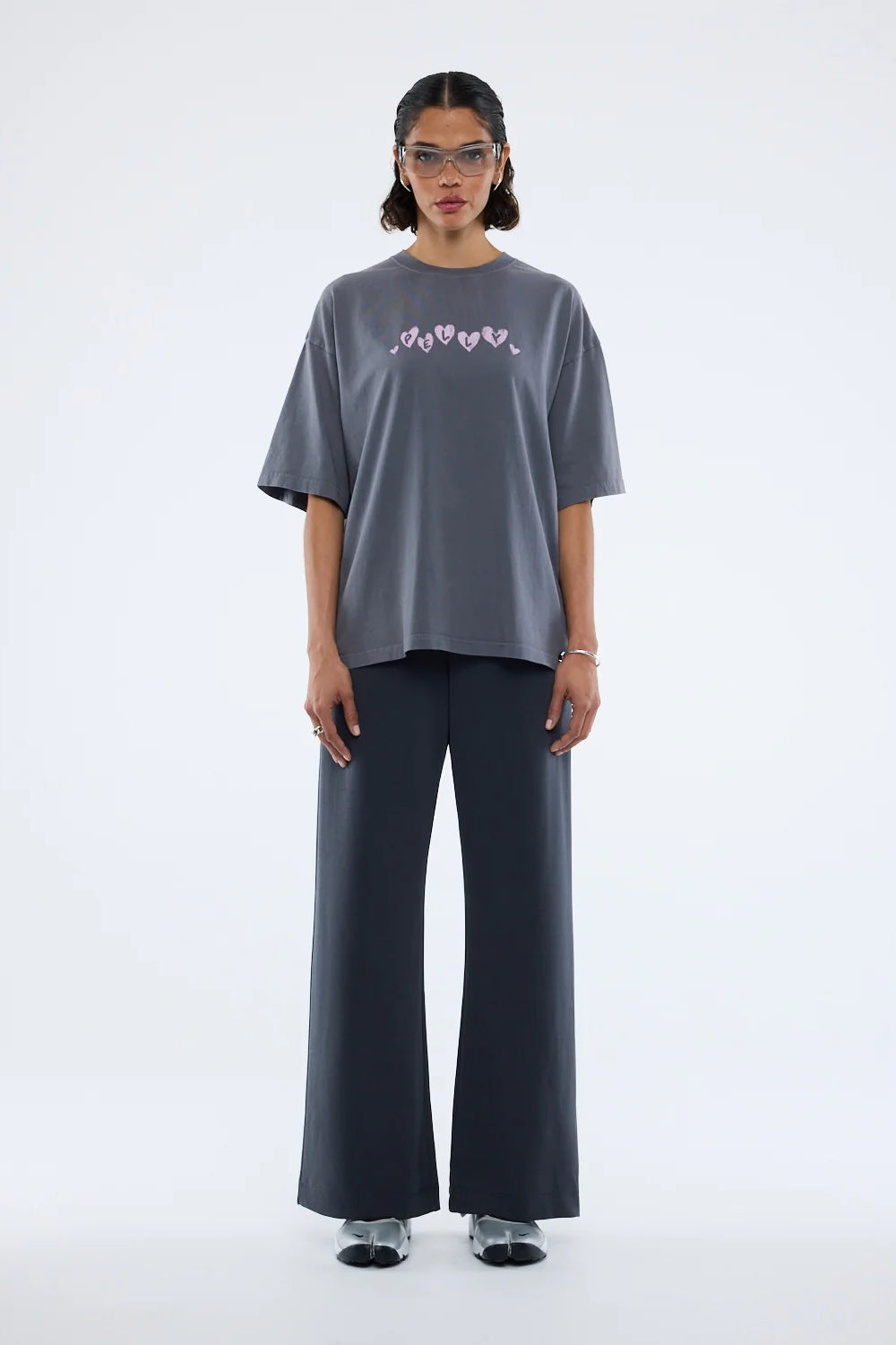 Ena Pelly Spray Heart Tee | Washed Grey