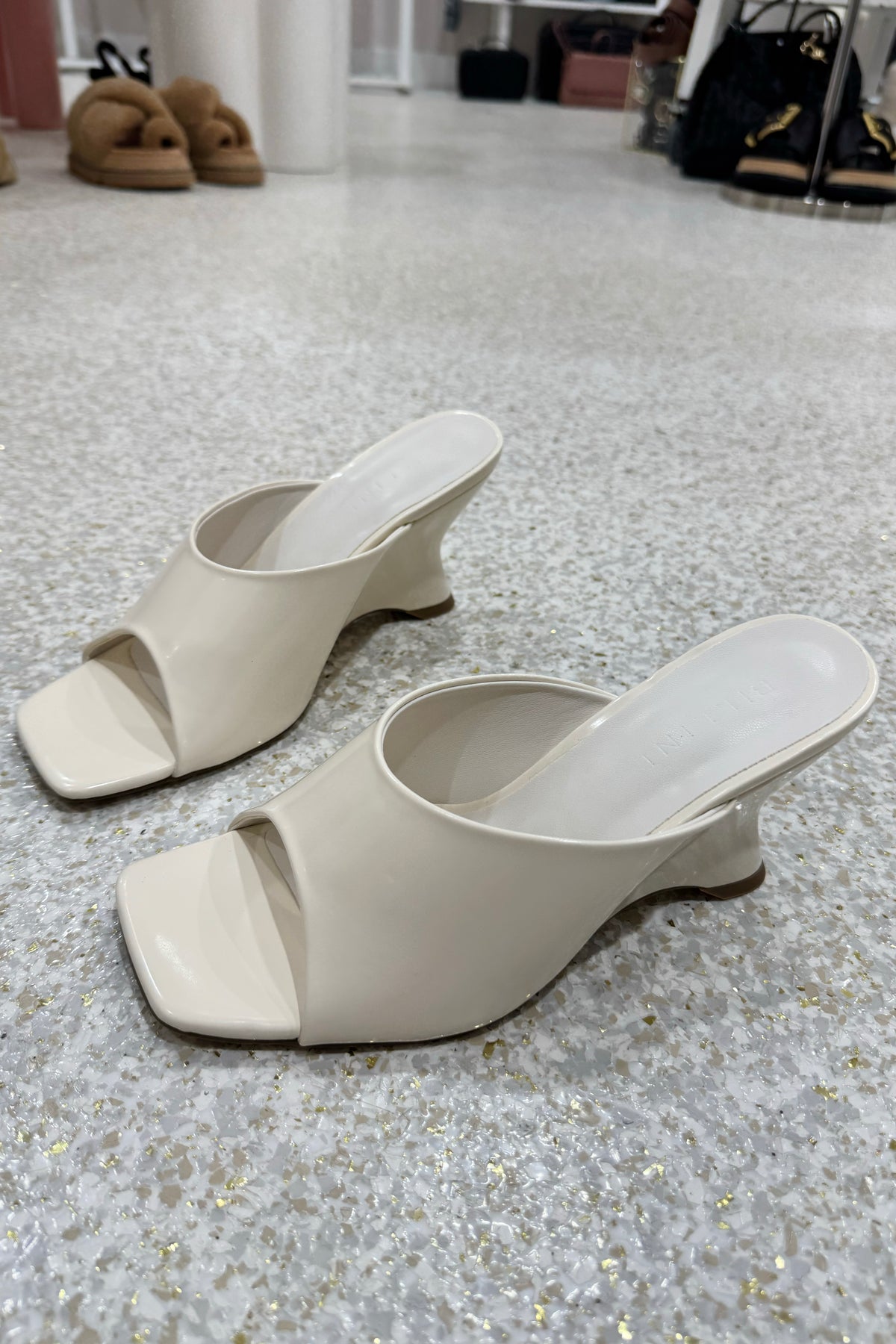 Billini Iselle Wedge | Bone Shine