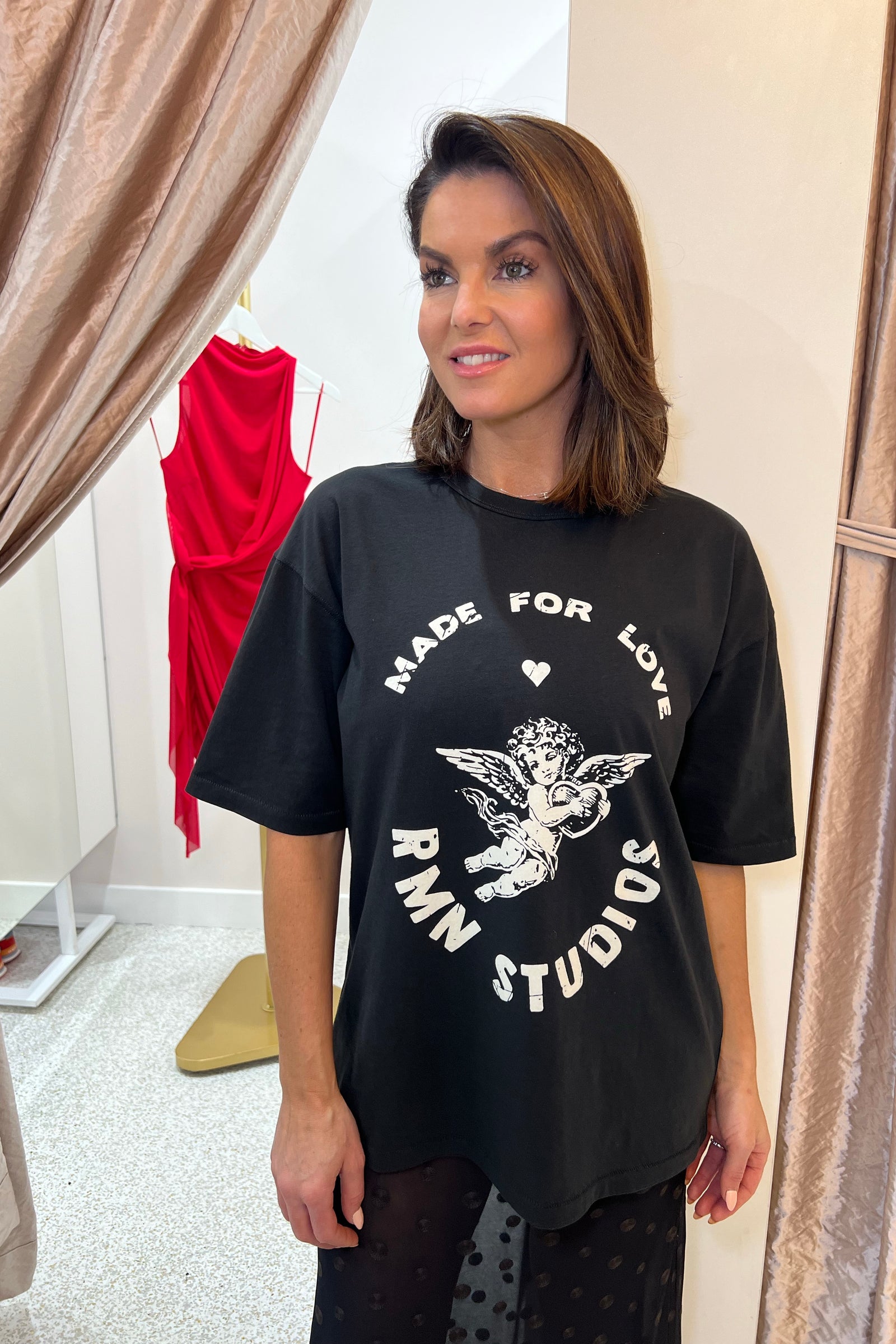 Remain Lovestruck Tee | Washed Black